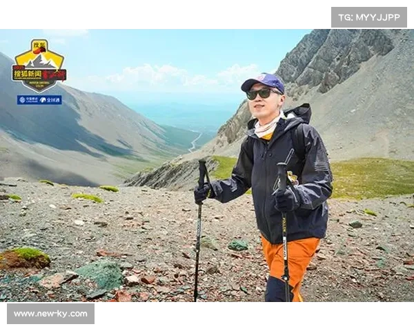明星徒步同款!登山杖正确使用技巧全解析 明星徒步同款!登山杖正确使用技巧全解析